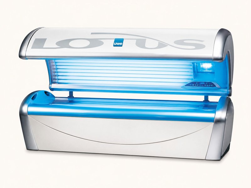 UWE Lotus Level 3 tanning bed